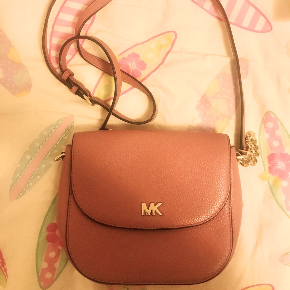 Micheal Kors Women’s Pink Shoulder Bag